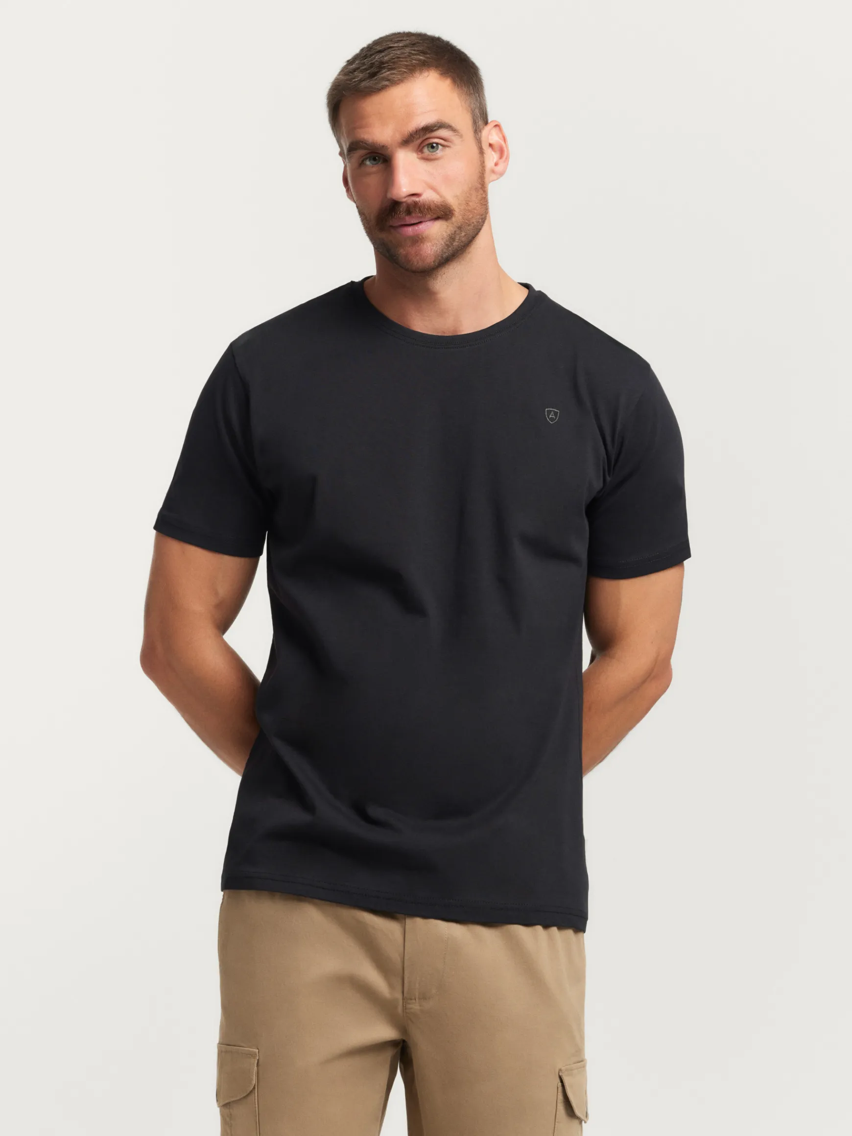 CAMISETA BASICA-Alvaro Moreno