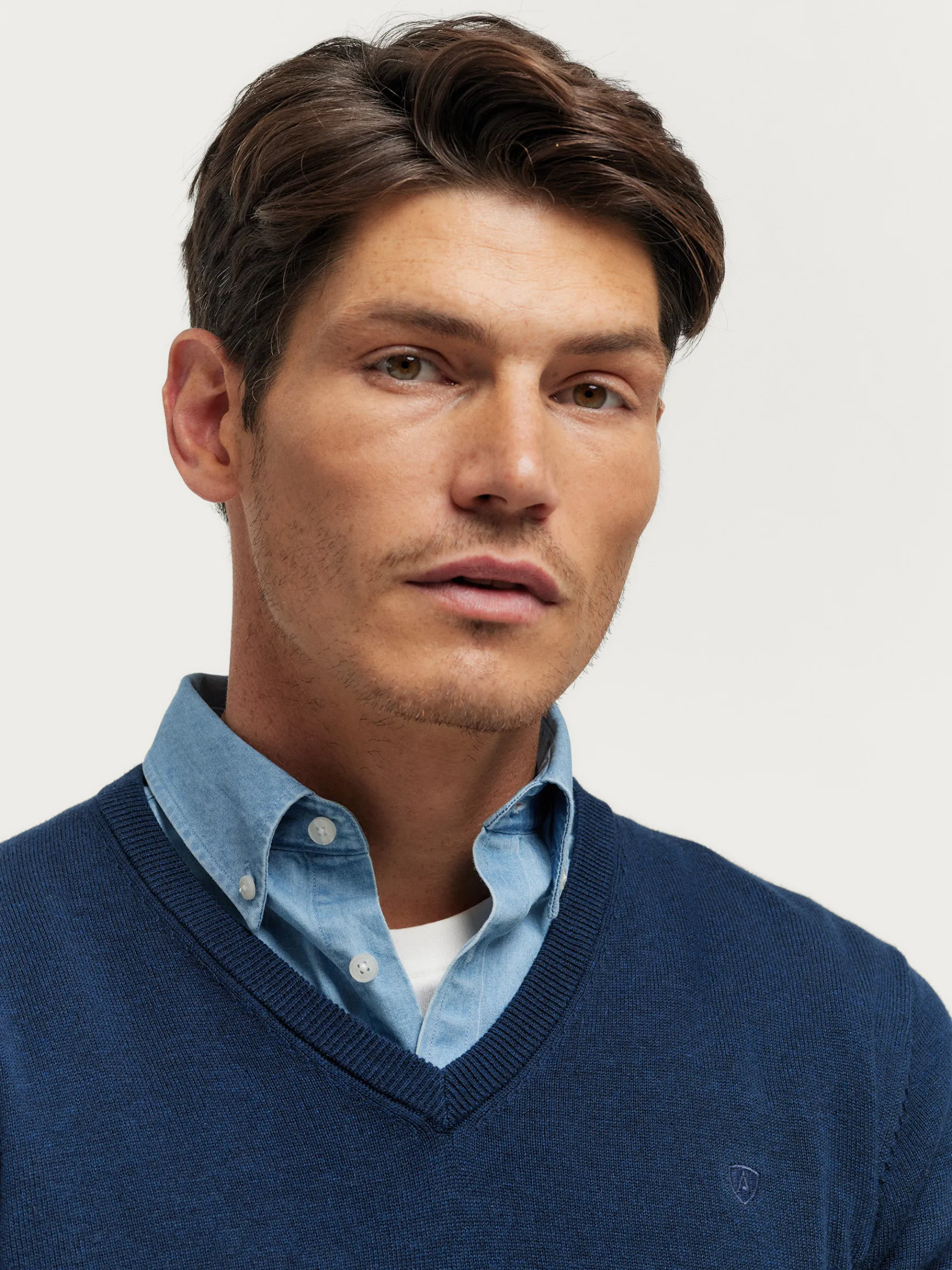 JERSEY V-NECK TRENDY-Alvaro Moreno Online