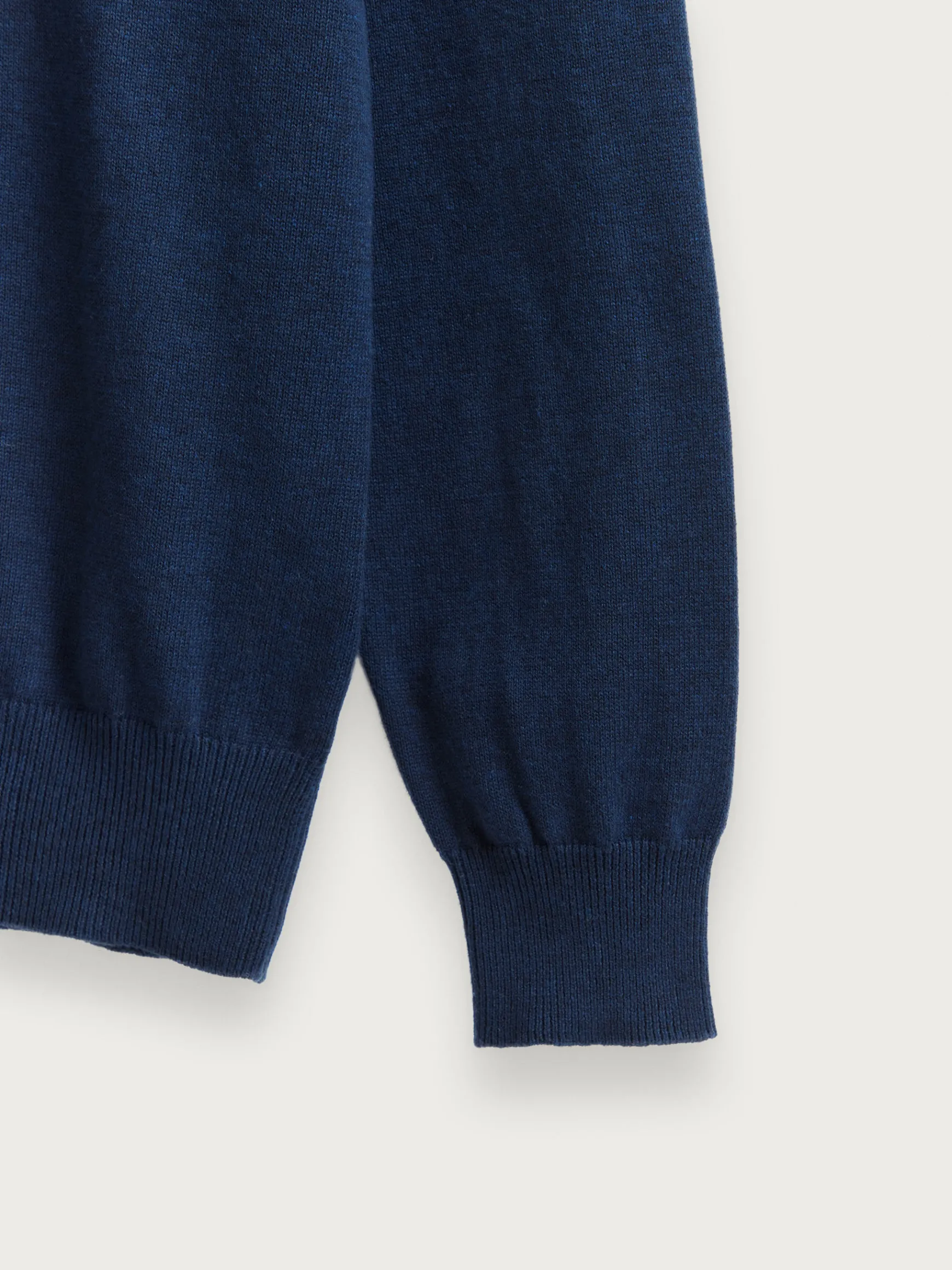 JERSEY V-NECK TRENDY-Alvaro Moreno Online