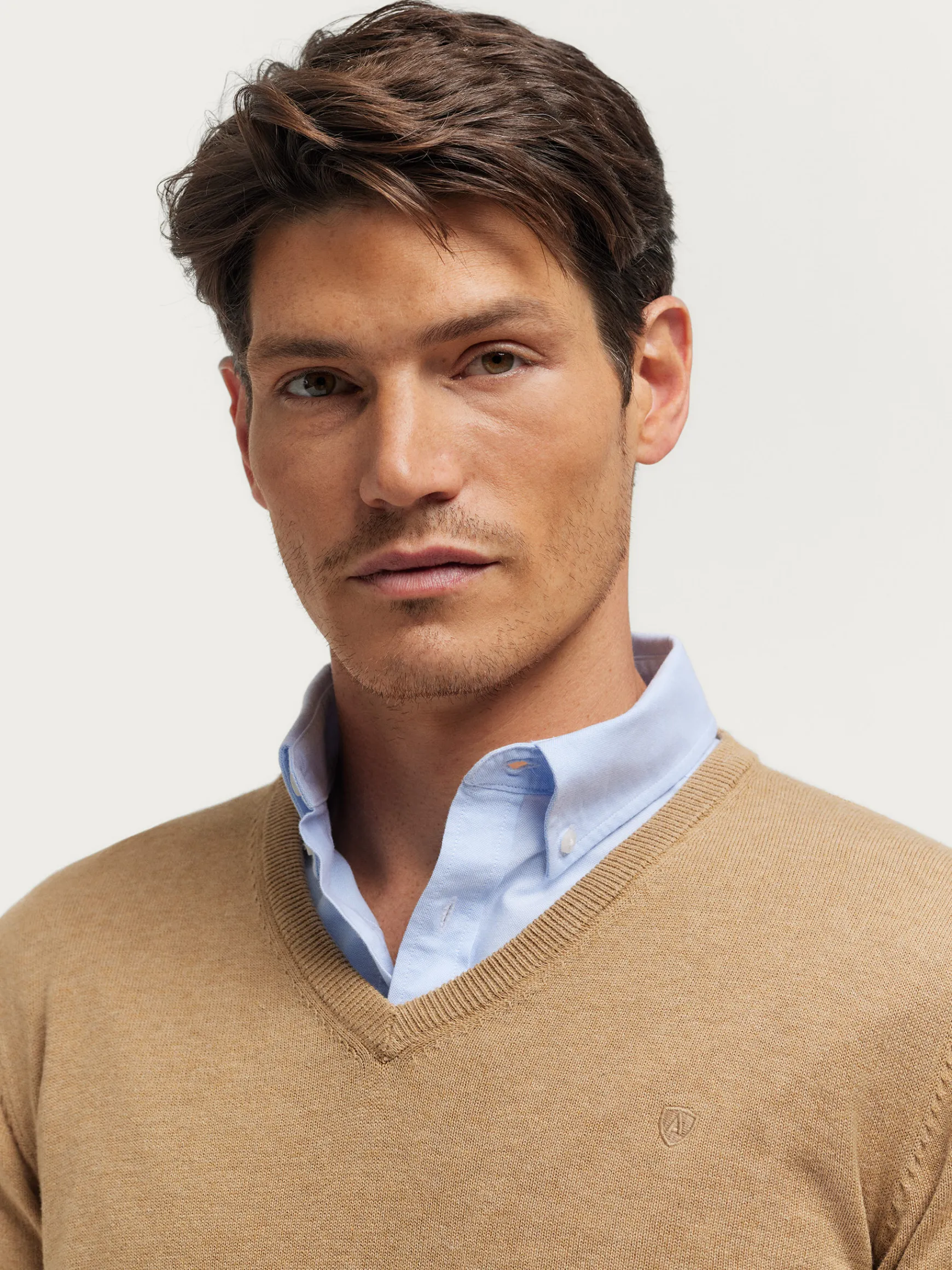 JERSEY V-NECK TRENDY-Alvaro Moreno New