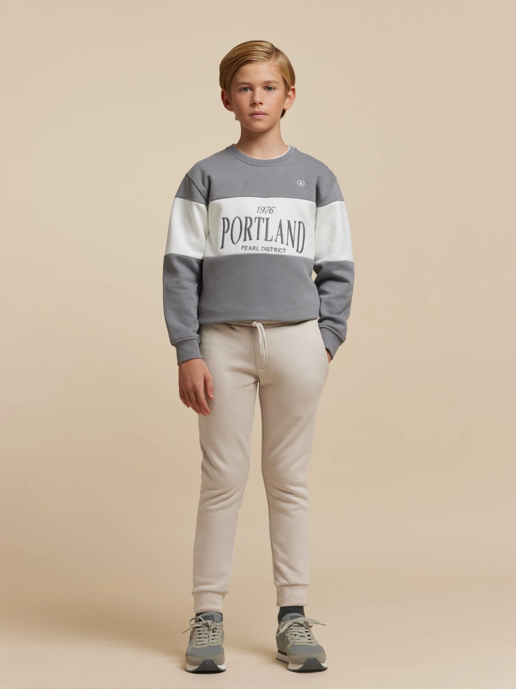 JOGGER BASIC KIDS-Alvaro Moreno Best