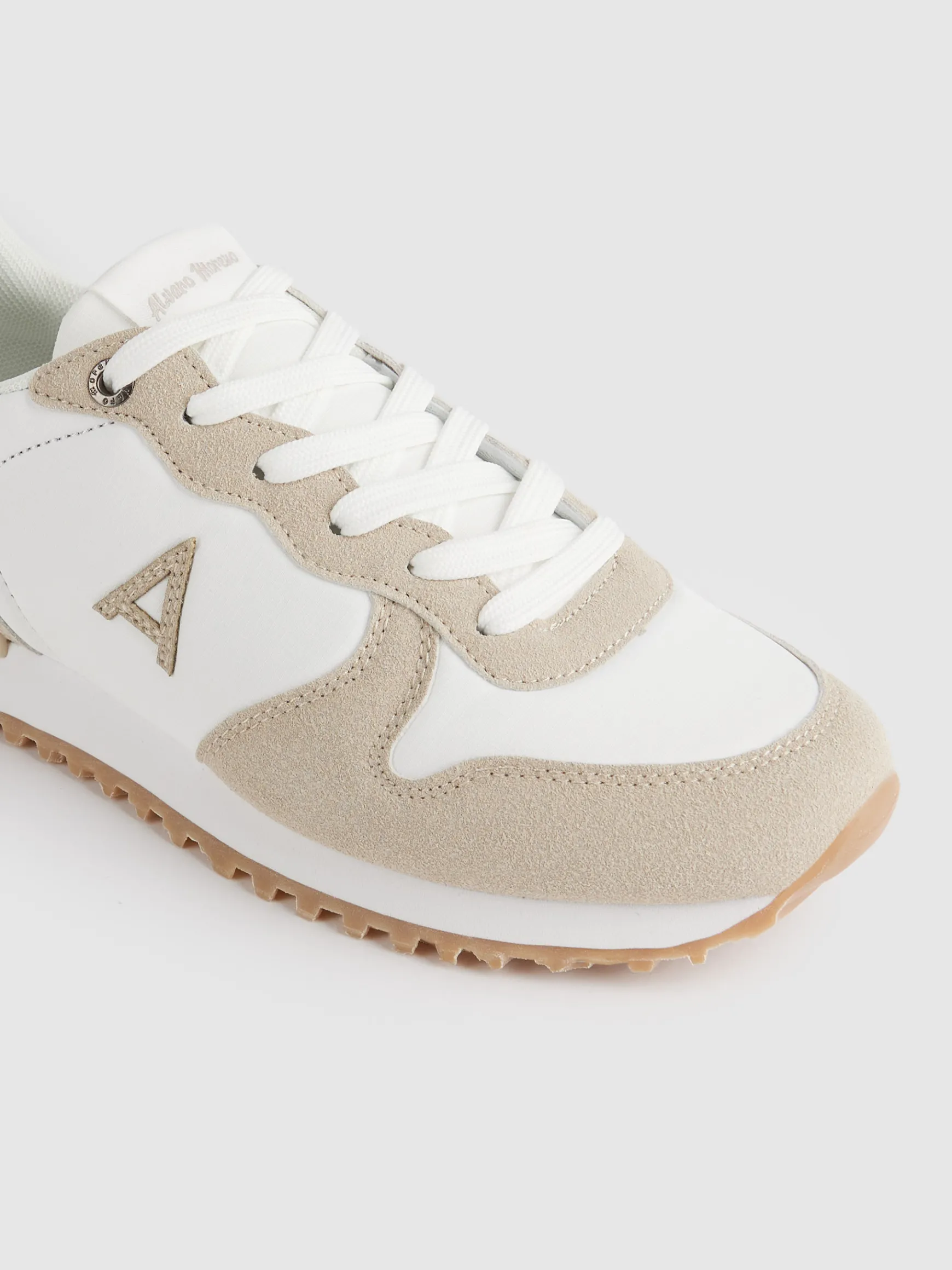 SNEAKERS VIBES KIDS-Alvaro Moreno New