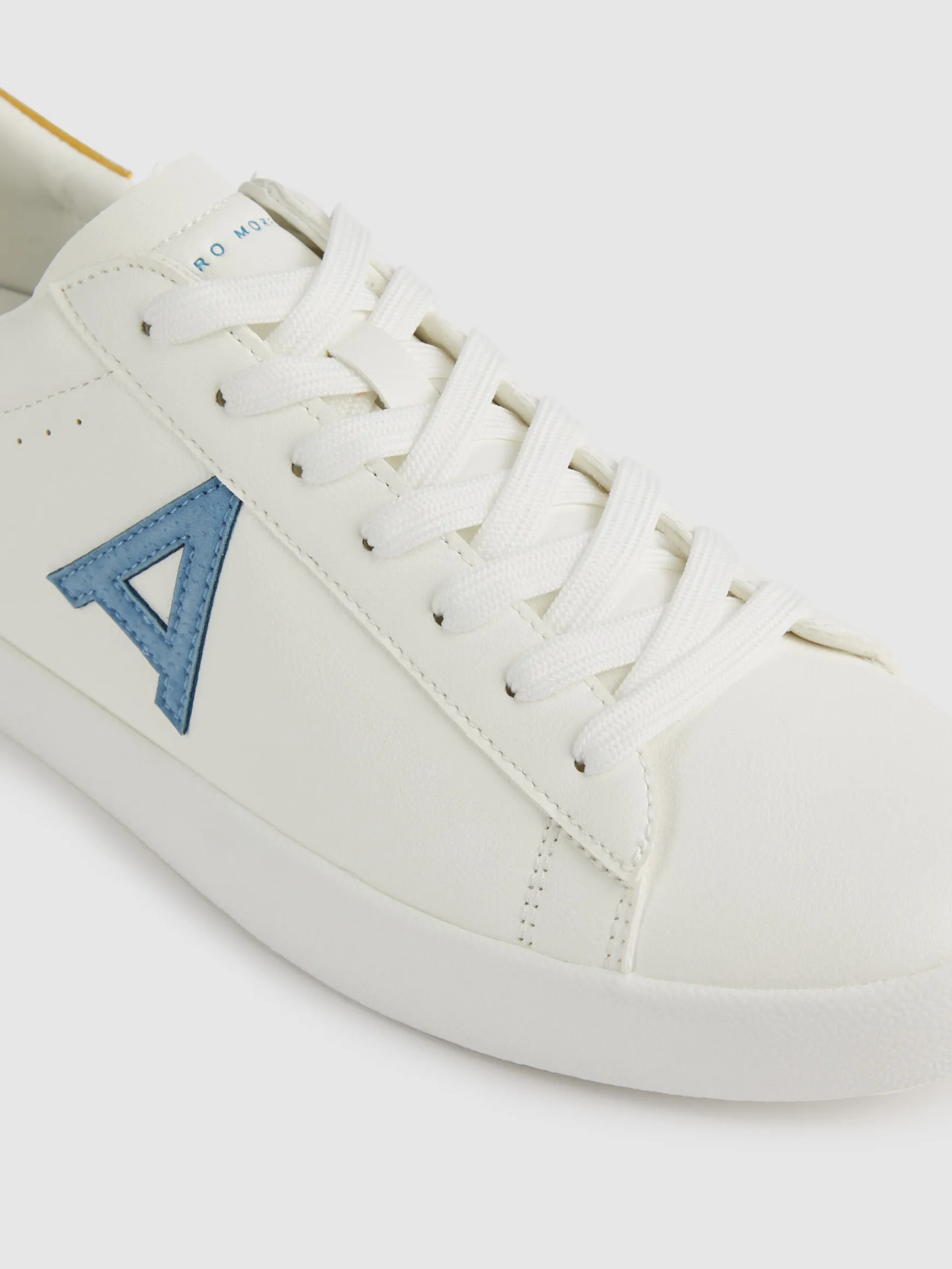 SNEAKERS WAY-Alvaro Moreno
