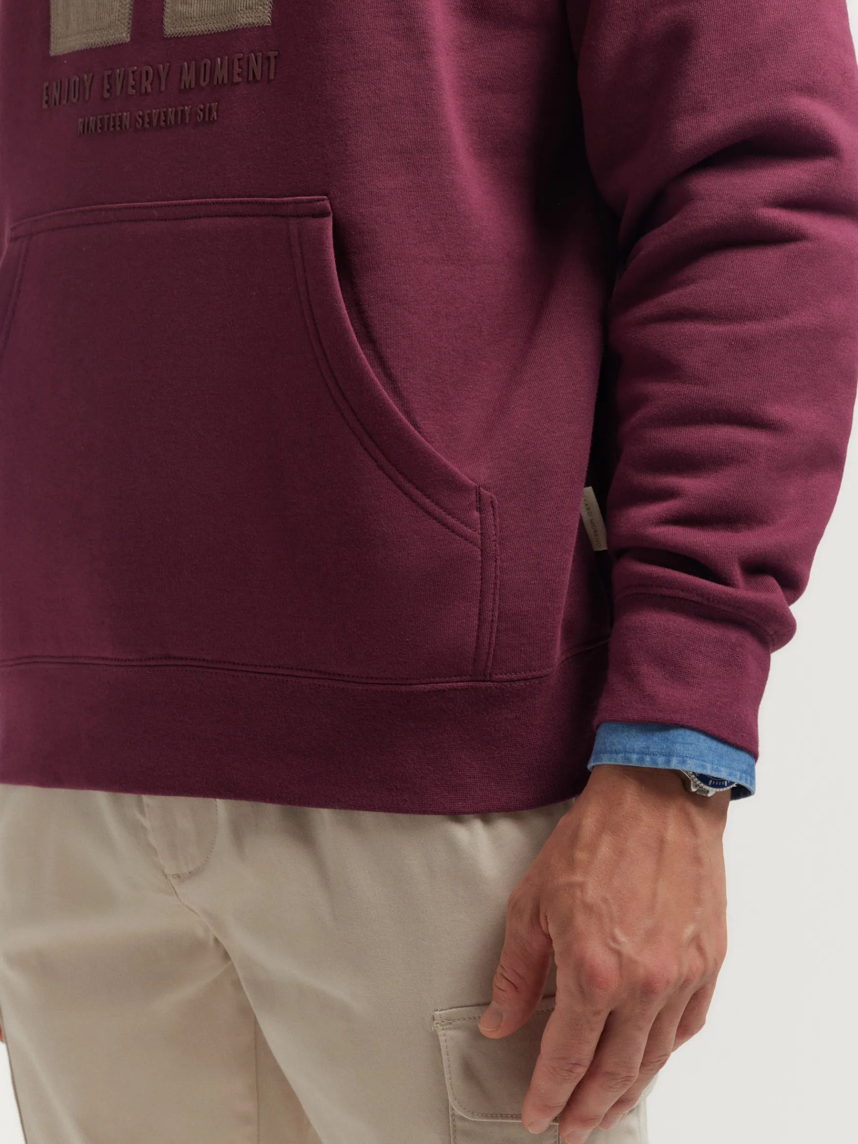 SUDADERA MOMENT-Alvaro Moreno Hot