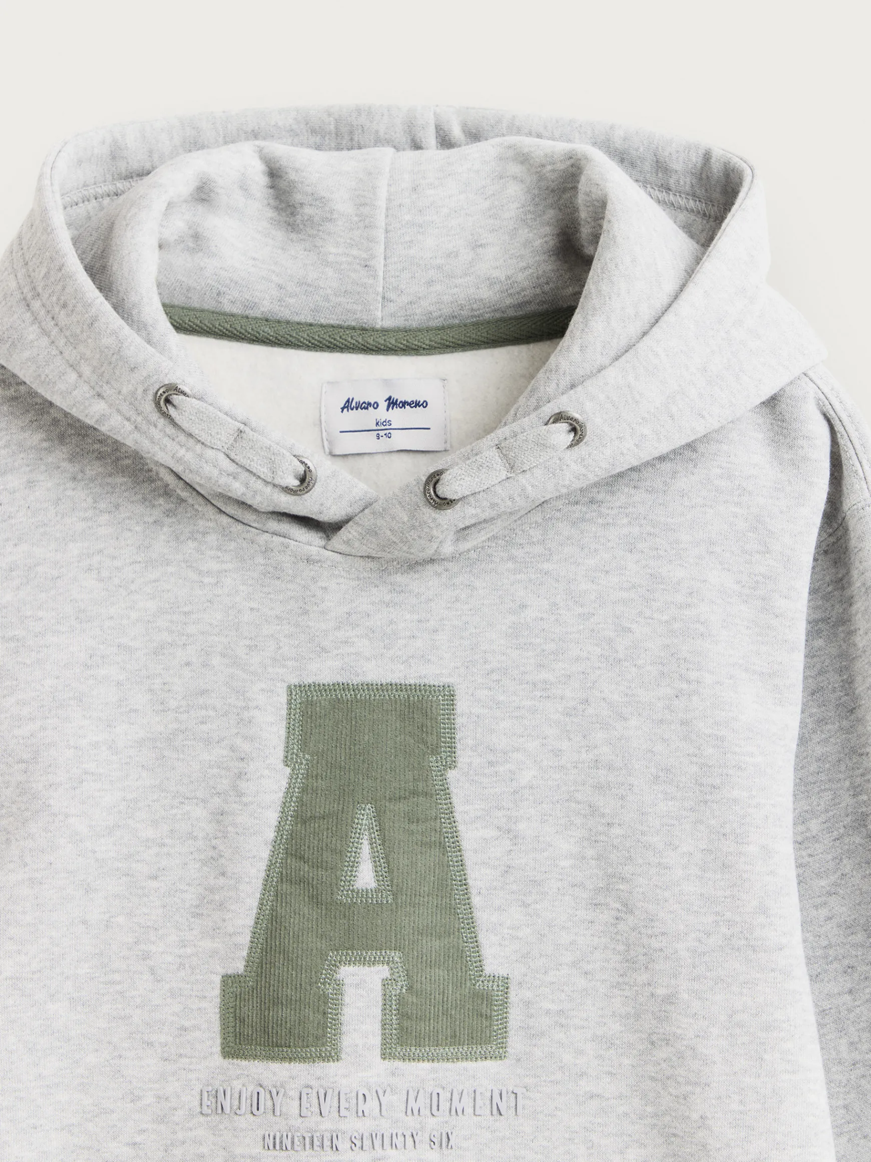 SUDADERA MOMENT KIDS-Alvaro Moreno Sale