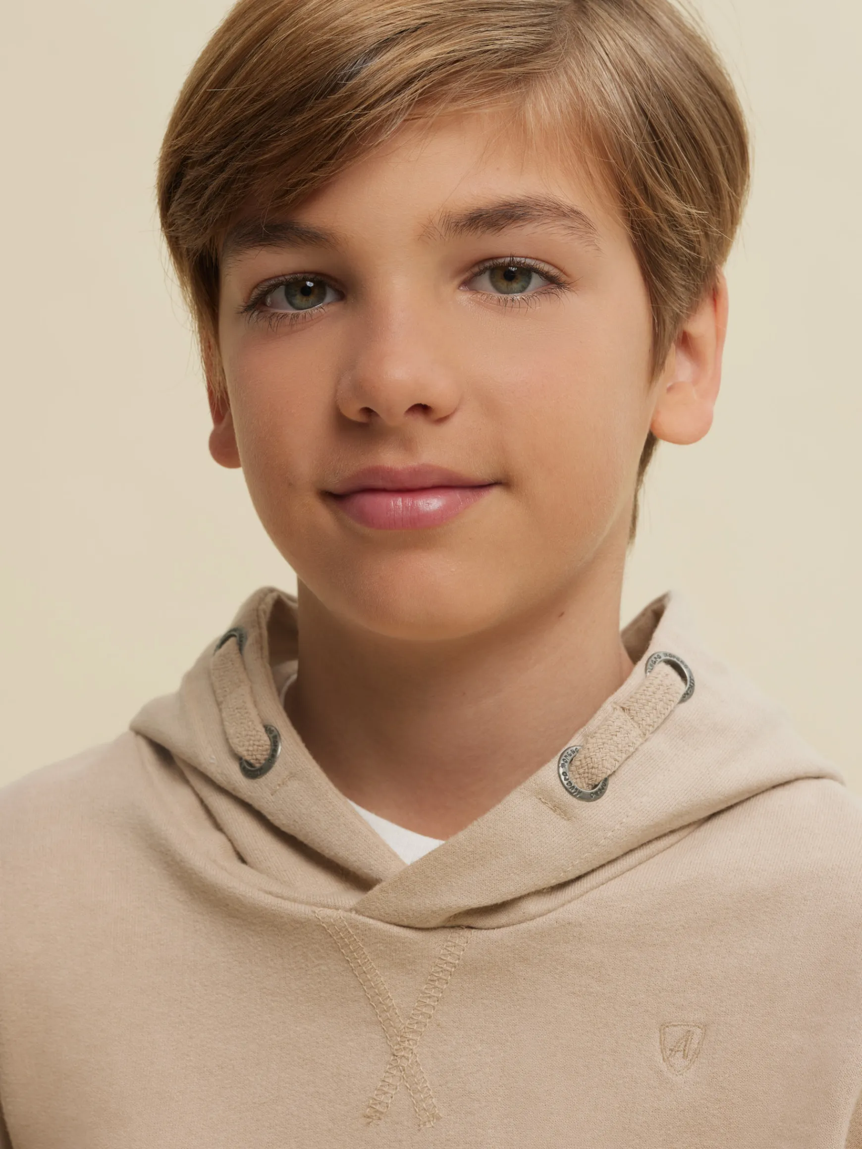 SUDADERA NELSON KIDS-Alvaro Moreno New